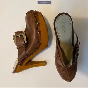 Size 8 • Enzo Angiolini Wooden Wedged Clog